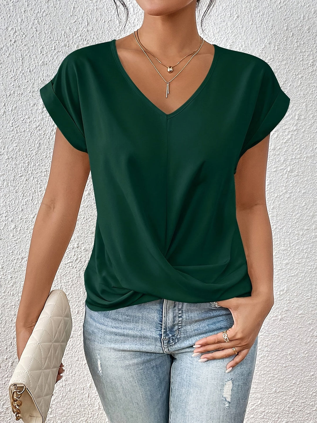 Dela™ | Comfortable T-Shirt with Elegant Neckline