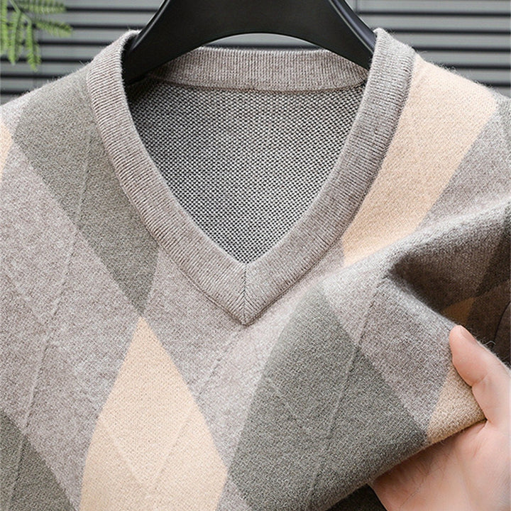 Warren™ | Men's Classic Argyle V Neck Sweater