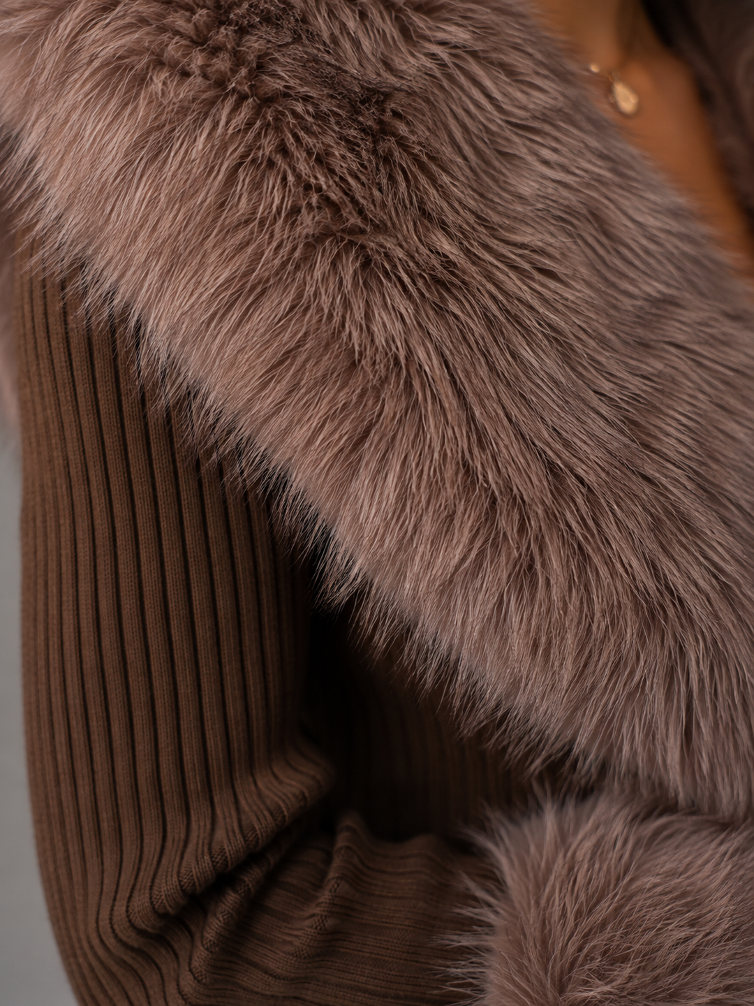 Ribbed Knit Zip Cardigan with Faux Fur Collar