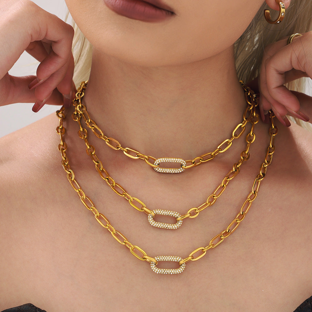Massive jewelry set with chain link and pavé elements | Gold