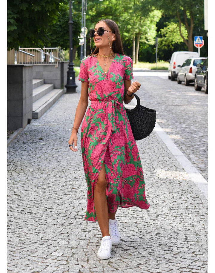 Julia™ | Elegant Dress with V-Neck & Shaping Cut