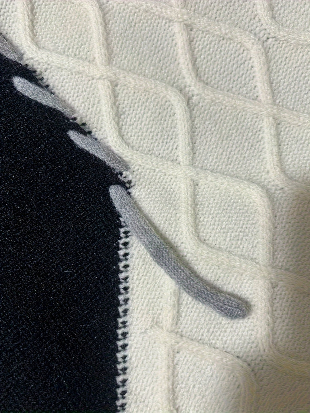 Cornelius™ | Men's Colour Block Cable Knit Sweater with Crew Neck