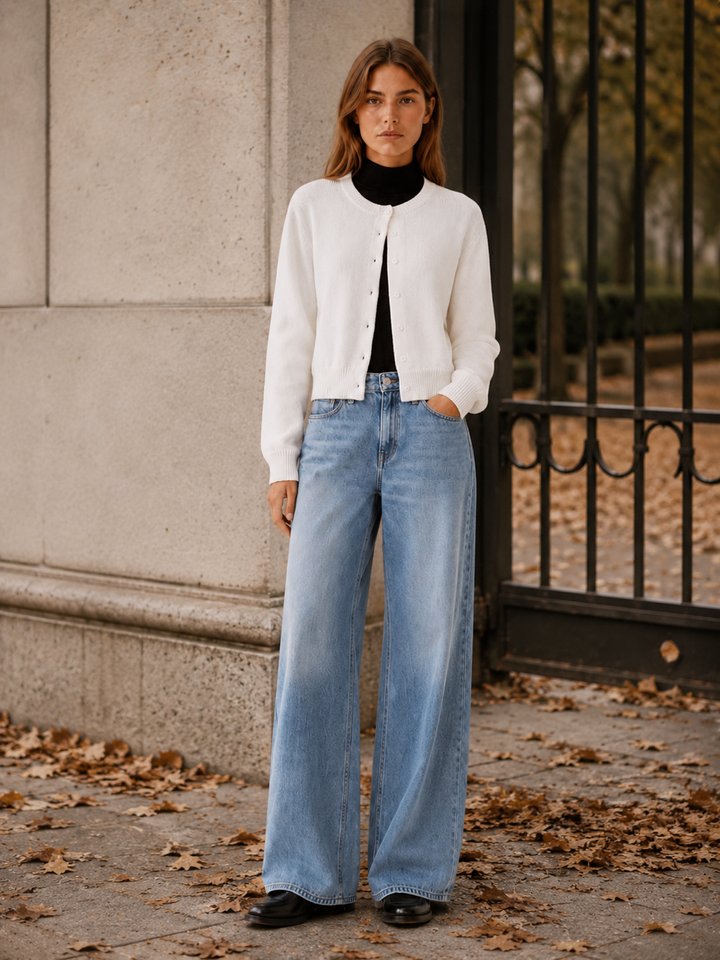 Vaylora™ | Cropped Knit Cardigan with Round Neck and Button Front