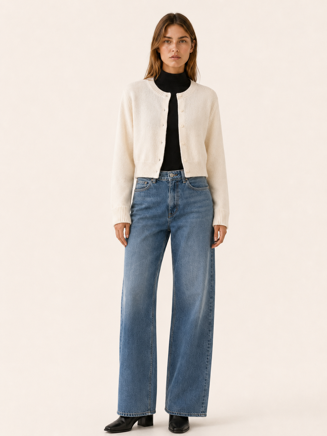 Vaylora™ | Cropped Knit Cardigan with Round Neck and Button Front