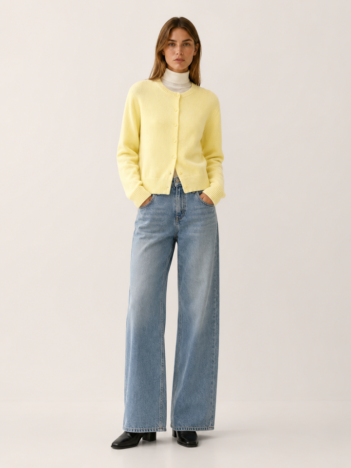 Vaylora™ | Cropped Knit Cardigan with Round Neck and Button Front